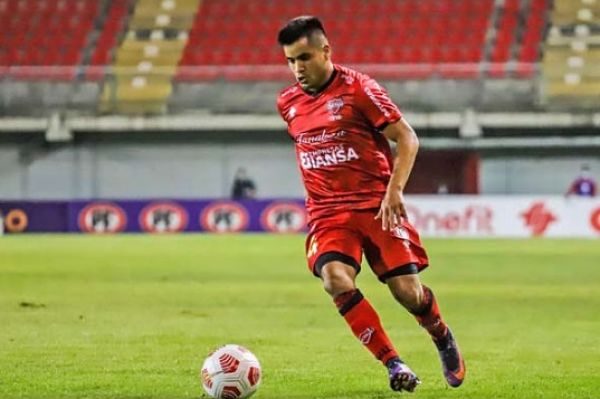 Jovany Campusano tras el triunfo de Ñublense: "El equipo que jamás bajó los brazos"