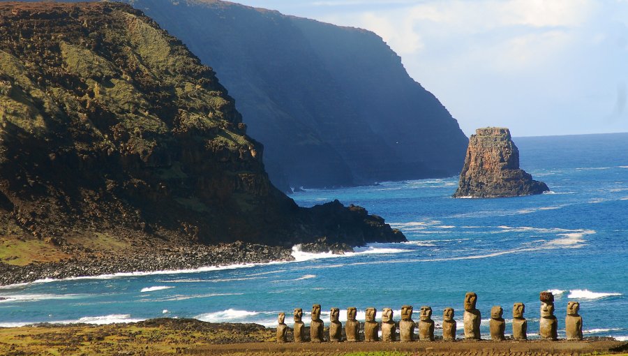 Empresas de turismo piden al Gobierno que fije una fecha para la apertura de Rapa Nui a la actividad