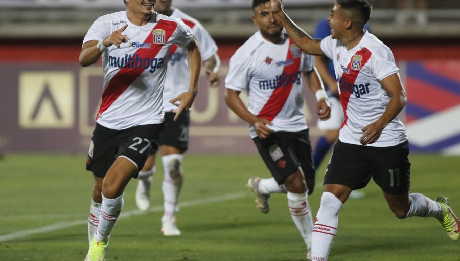Curicó Unido golea a Huachipato en su debut en el Campeonato Nacional 2022