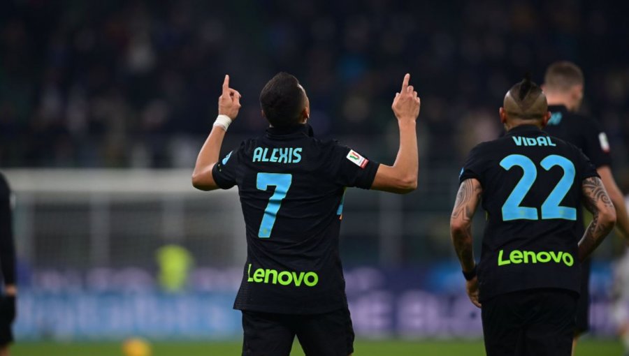 Con tremendo golazo de Alexis, el Inter avanzó a semifinales de la Copa Italia