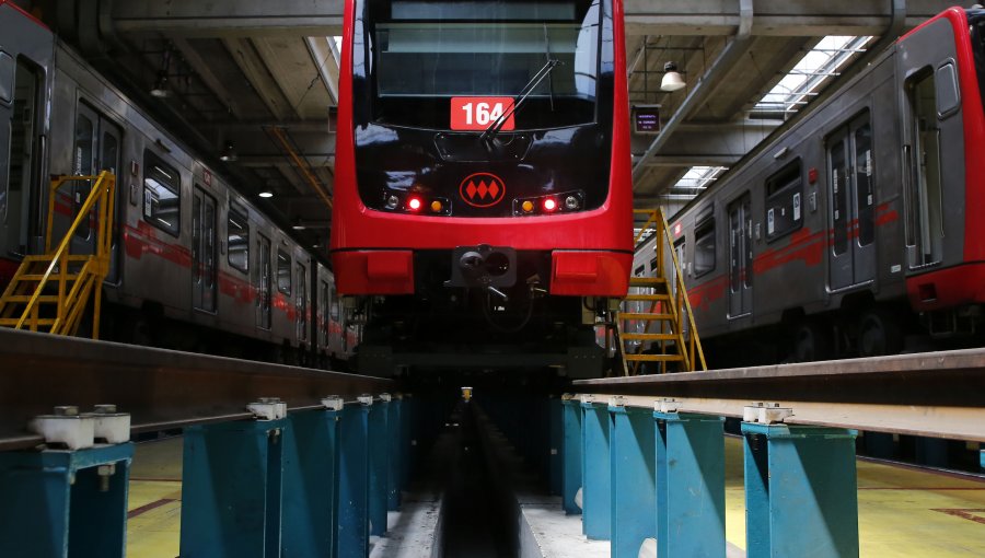 Superintendencia del Medio Ambiente multa con más de mil millones de pesos a Metro por problemas en líneas 3 y 6