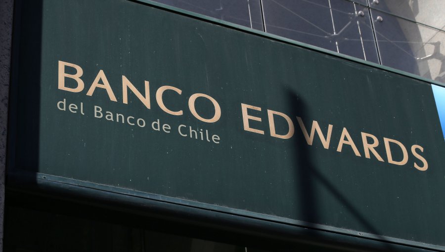 Alarma frustra robo a Banco Edwards en Valparaíso: Asaltantes habían cavado un túnel para acceder a bóvedas