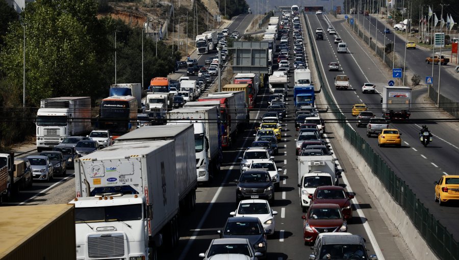 Se mantiene bloqueo de camioneros en Ruta 68 a la altura de Placilla