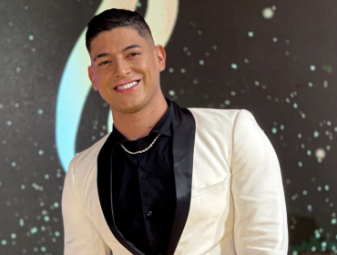 Ricardo Vega confirma su relación con ex bailarín de “Rojo”, luego de su quiebre con Karen Forcano: “Sin restricciones ni barreras”