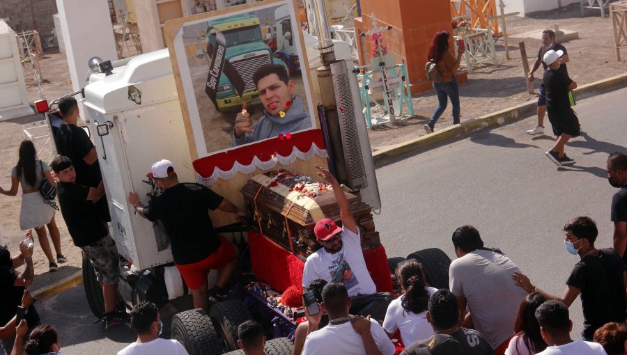 Multitudinario funeral de Byron Castillo se llevó a cabo en cementerio local de Antofagasta