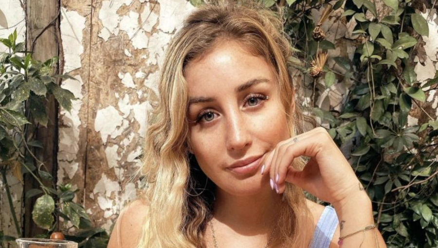 Daniela Castro encendió las redes sociales con bikinazo en sus vacaciones