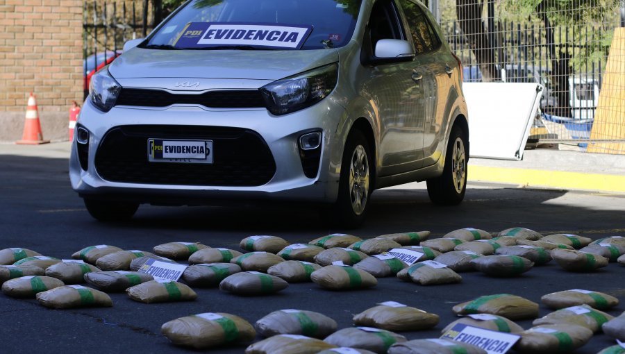 Allanamiento deja al descubierto gran cantidad de armas que serían utilizadas por el narcotráfico en Peñalolén
