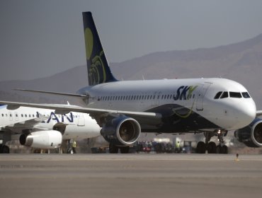 Sky cancela vuelo de Osorno a Santiago por brote de Covid-19 dentro de la tripulación