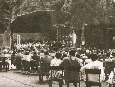 Escenario de cholguán, artistas del Casino Municipal y sólo tres carabineros: Así fue hace 62 años el primer Festival de Viña del Mar