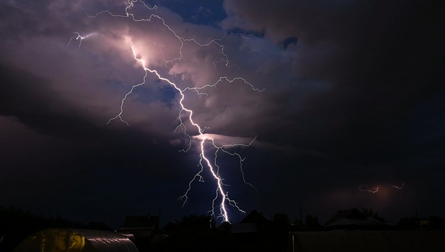 Declaran Alerta Temprana Preventiva para 10 comunas de la región Metropolitana por probables precipitaciones y tormentas eléctricas