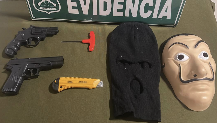Fuga a control policial origina persecución en Reñaca: cuatro detenidos que portaban armas y hasta máscaras de «La casa de papel»