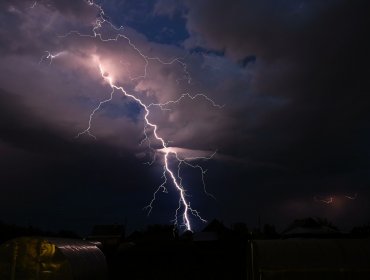 Declaran Alerta Temprana Preventiva para 10 comunas de la región Metropolitana por probables precipitaciones y tormentas eléctricas