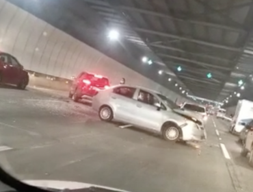 Colisión en el túnel Kennedy involucró a cuatro vehículos: hubo personas lesionadas