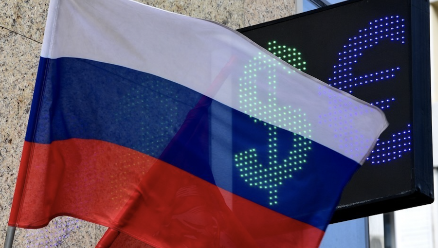 Bolsa de Moscú se hunde cerca de un 40% tras el ataque de Rusia a Ucrania