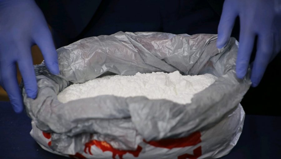 Detienen en Los Ángeles a ciudadana colombiana que viajaba en bus con casi un kilo de cocaína
