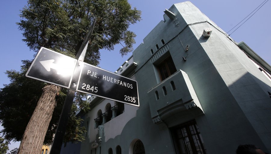 Tramo de calle Huérfanos en Santiago sufrirá corte de tránsito permanente por residencia de Gabriel Boric