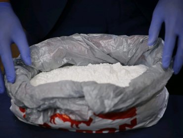 Detienen en Los Ángeles a ciudadana colombiana que viajaba en bus con casi un kilo de cocaína