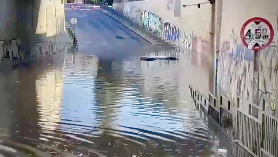 Esval por inundación de paso bajo nivel en Quilpué: "Por algún motivo, los cauces de aguas-lluvia no fueron capaces de evacuar las aguas"