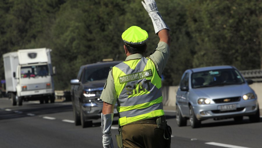 Hombre en silla de ruedas fue atropellado por motociclista en la Autopista Central de Santiago: ambos están grave