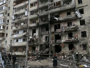 Kiev amanece bajo el angustiante sonido de explosiones y sirenas: Ucrania cifra en 137 las muertes del primer día de ofensiva rusa