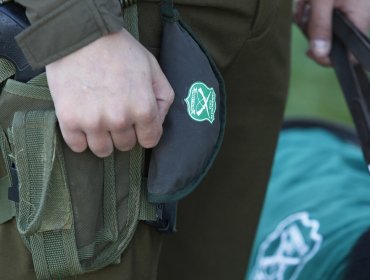 Carabineros detuvo a menor y recuperó 3 vehículos tras "portonazo" en San Miguel