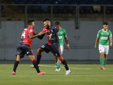 Antofagasta logra su primer triunfo en el torneo goleando a Audax Italiano