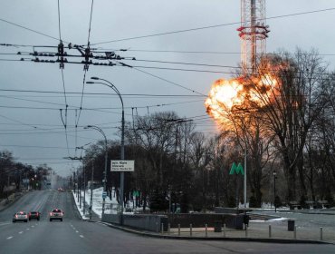 El cerco ruso se estrecha sobre Kiev donde el ataque a una torre de TV dejó cinco muertos
