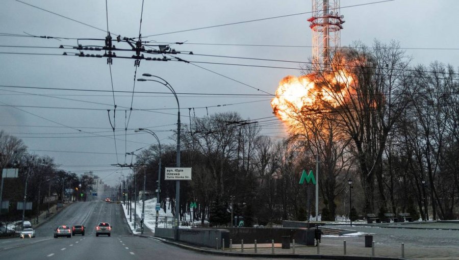 El cerco ruso se estrecha sobre Kiev donde el ataque a una torre de TV dejó cinco muertos
