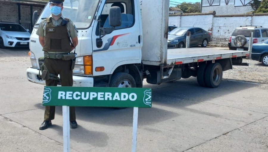 En El Tabo recuperan camión que fue robado en La Florida: delincuentes lo usaron para cometer ilícitos en Cartagena