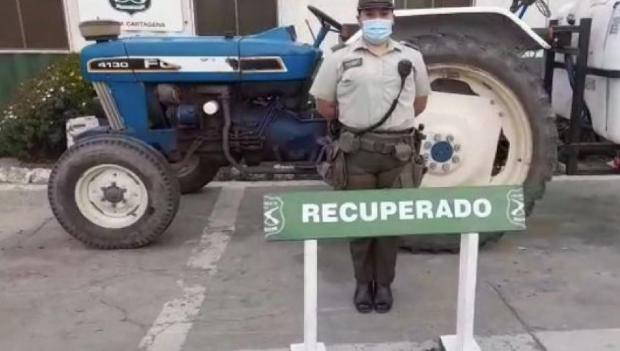 Detienen a un hombre que fue sorprendido transportando un tractor robado en Cartagena
