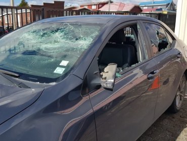 Mujer atacó el automóvil de su jefa tras perder demanda laboral en Punta Arenas