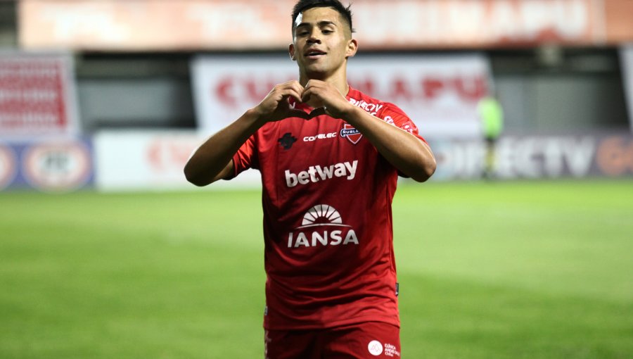 Ñublense con Alexander Aravena como figura derrotó a La Serena y alcanzó la cima del Campeonato