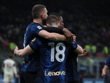 Inter de Alexis y Vidal vuelve al triunfo goleando a Salernitana y recupera el liderato en Serie A