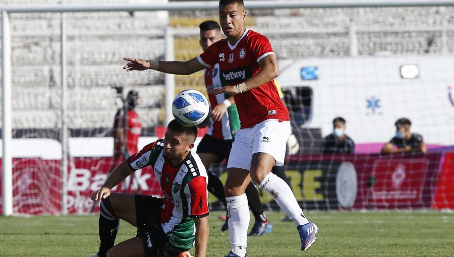 Palestino y Unión La Calera repartieron puntos en un pálido encuentro en La Cisterna