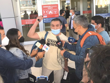 Regresó al país el primer chileno en huir de Ucrania tras la invasión rusa