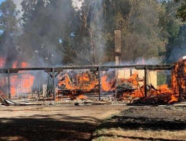 Agrupación Weichan Auka Mapu se adjudicó ataque incendiario que destruyó casa de primo de Jorge Luchsinger en Temuco