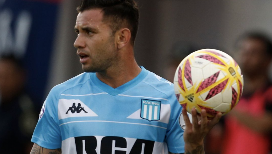 Eugenio Mena estaría recuperado de su lesión y podría ser considerado en la Roja