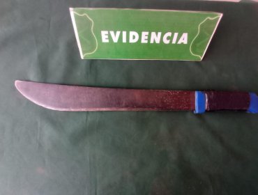 Detienen a dos antisociales que con un machete amenazaron de muerte a una pareja en Valparaíso