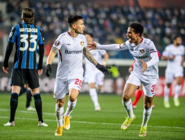 Charles Aránguiz anotó un golazo en la derrota del Bayer Leverkusen por la Europa League