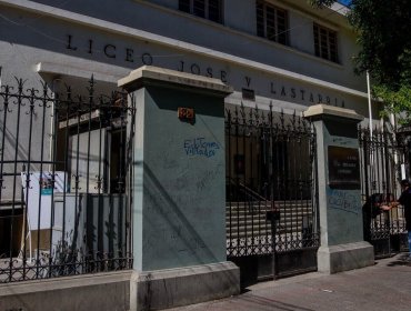 Por almacenamiento y producción de pornografía infantil: Fiscalía ordena investigaciones tras denuncias contra estudiantes del Liceo Lastarria