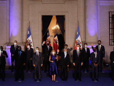 Presidente Piñera se tomó en La Moneda foto oficial con autoridades que asistirán al cambio de mando