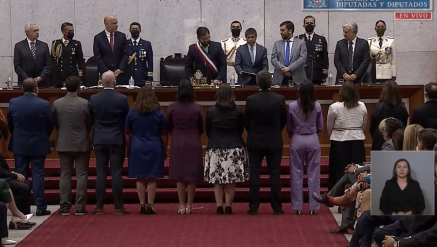 Presidente Boric tras tomar juramento a su gabinete: "Estoy tremendamente orgulloso que sean más mujeres"