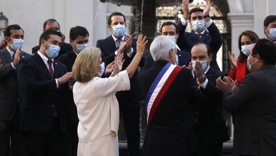 Ministros y Subsecretarios participaron en la última fotografía oficial junto al presidente Piñera en La Moneda