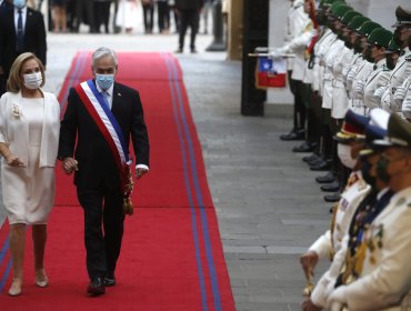 Presidente Piñera se despidió en La Moneda de la Guardia de Palacio: "Mi profunda gratitud y aprecio"