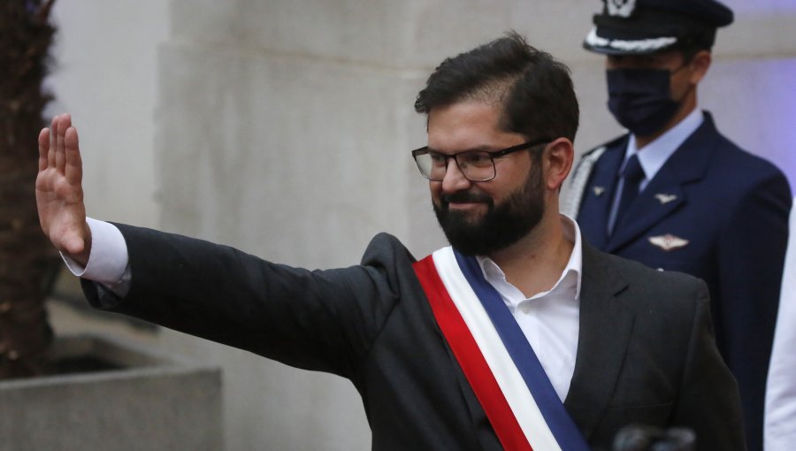 Gabriel Boric llegó a La Moneda para realizar su primer discurso como presidente de Chile