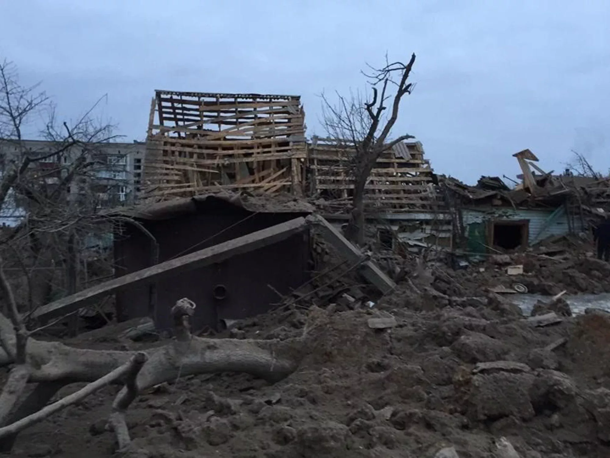 Los inclementes bombardeos rusos contra Zhitómir, la ciudad que es un corredor clave hacia Kiev en Ucrania