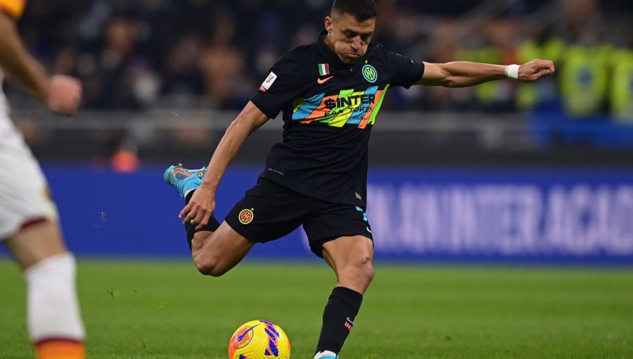 Golazo de Alexis Sánchez a la Roma fue elegido como el mejor del Inter en febrero