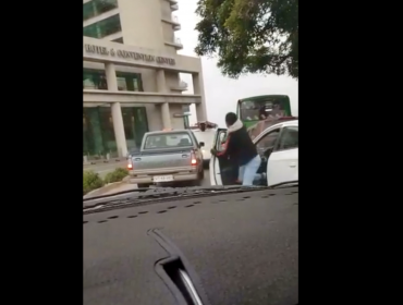 Carabinero de civil dispara contra automovilista con quien tuvo un conflicto vial en céntricas calles de Viña del Mar