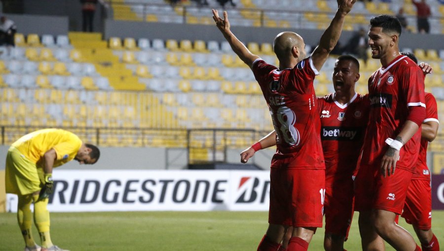 U. La Calera fue más efectivo y aprovechó los errores de Ñublense para clasificar a la fase de grupos de Copa Sudamericana