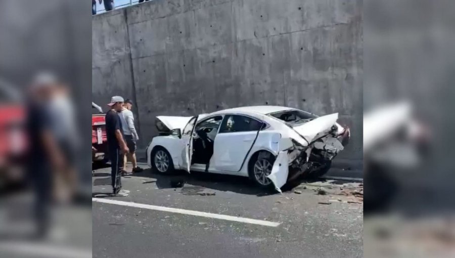 Un fallecido y varios lesionados deja accidente múltiple en la Autopista Central